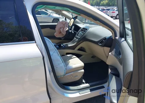 2016 Lincoln Mkx Reserve z USA, uszkodzony, nr VIN 2LMTJ6LR5GBL74734